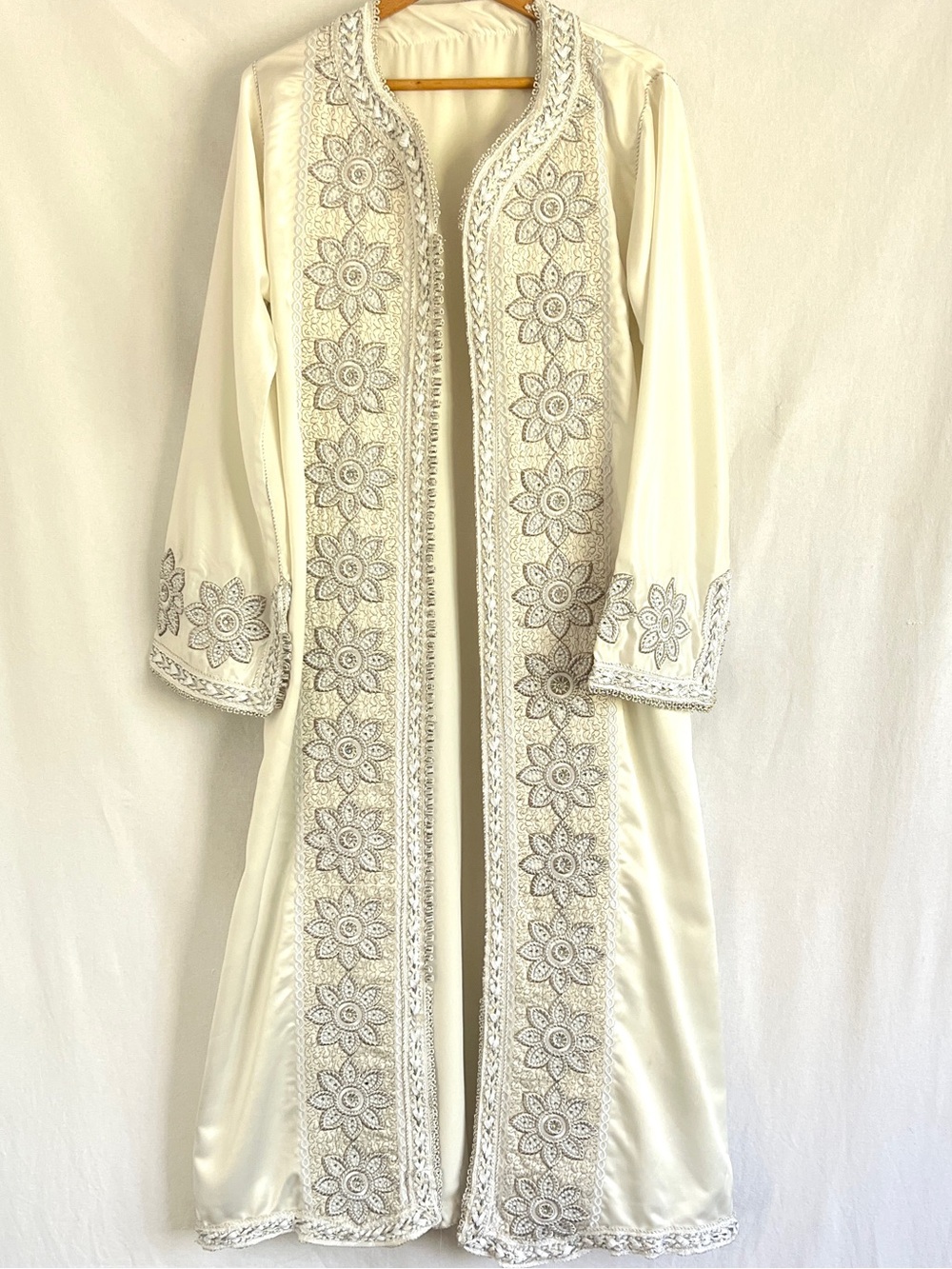Vintage Indonesian Silk Embroidered Kimono Jacket Ivory Open Front Coat M